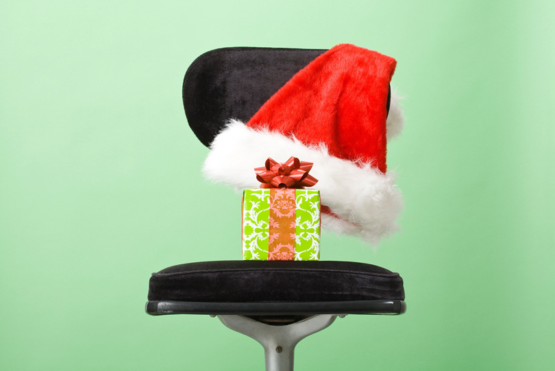 Top 6 Practical Gifts to Give to Coworkers and Employees